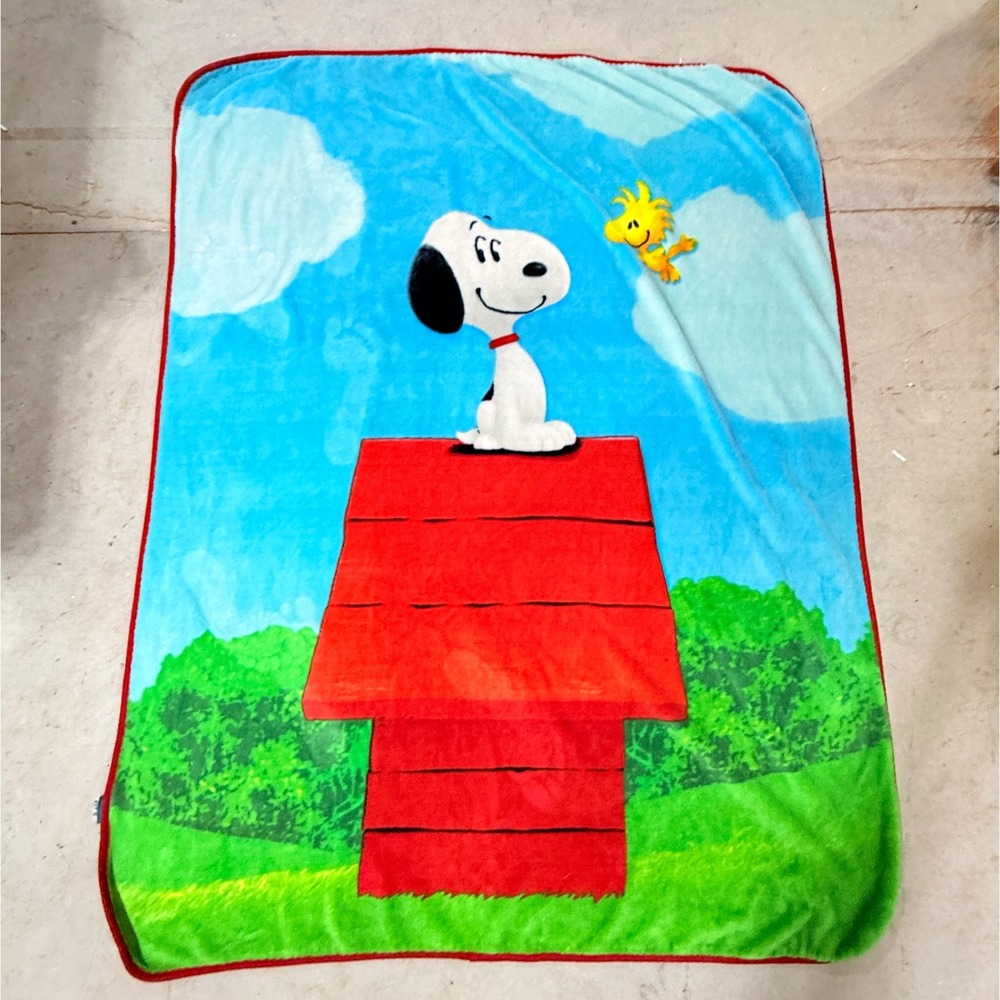 The Peanuts Movie Snoopy Woodstock Fleece Throw Blanket Blue Sky 60x46 Red House